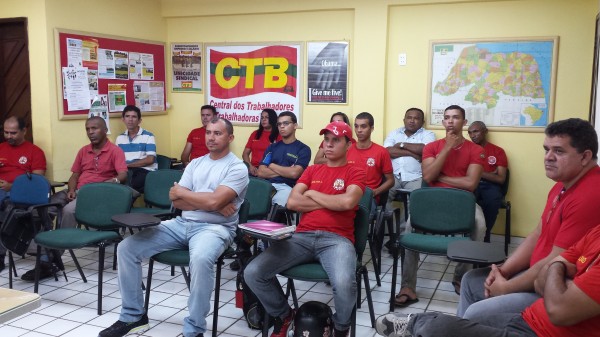 PRESIDENTE DO SINDBOMBEIROS MINISTRA PALESTRA AOS BOMBEIROS CIVIS NO RN